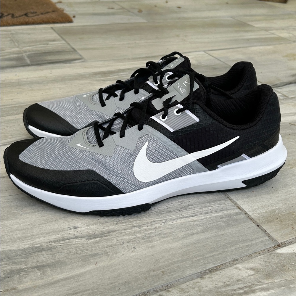 Worn once - NIKE Varsity Complete TR 3 in men’s 15